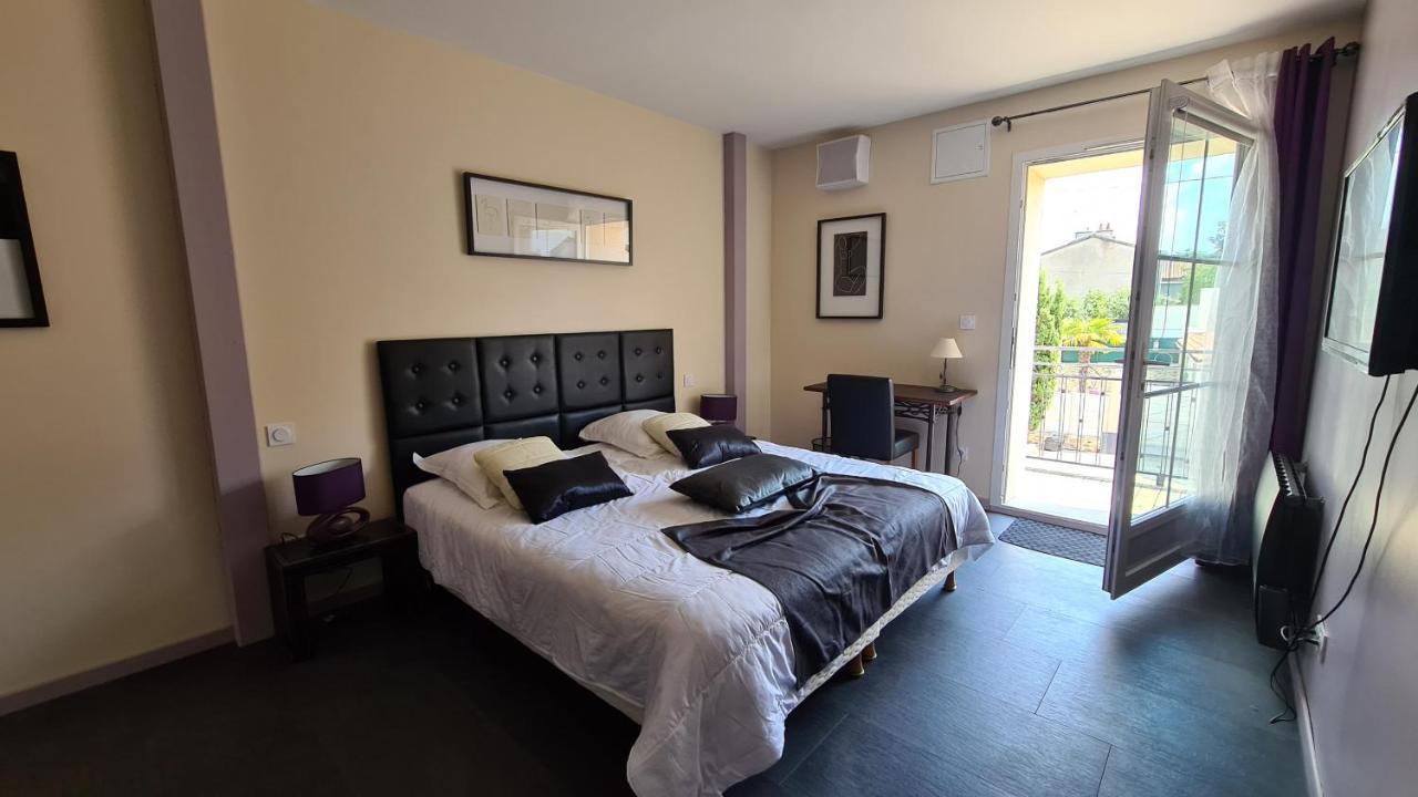 Alysa Hotel Parthenay Exterior photo